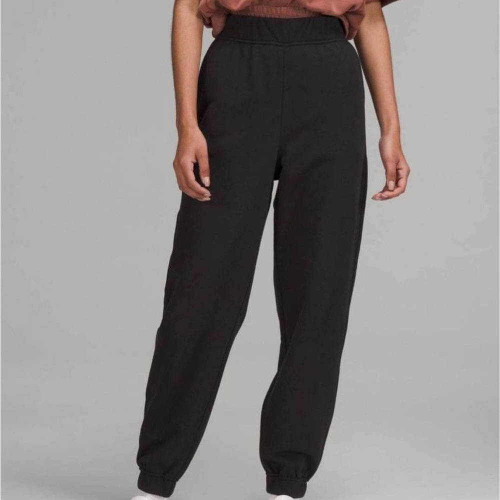 Lululemon Mid-rise Joggers